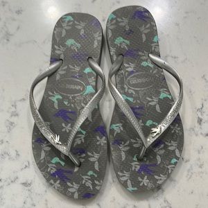 Silver Havaianas size 4/5